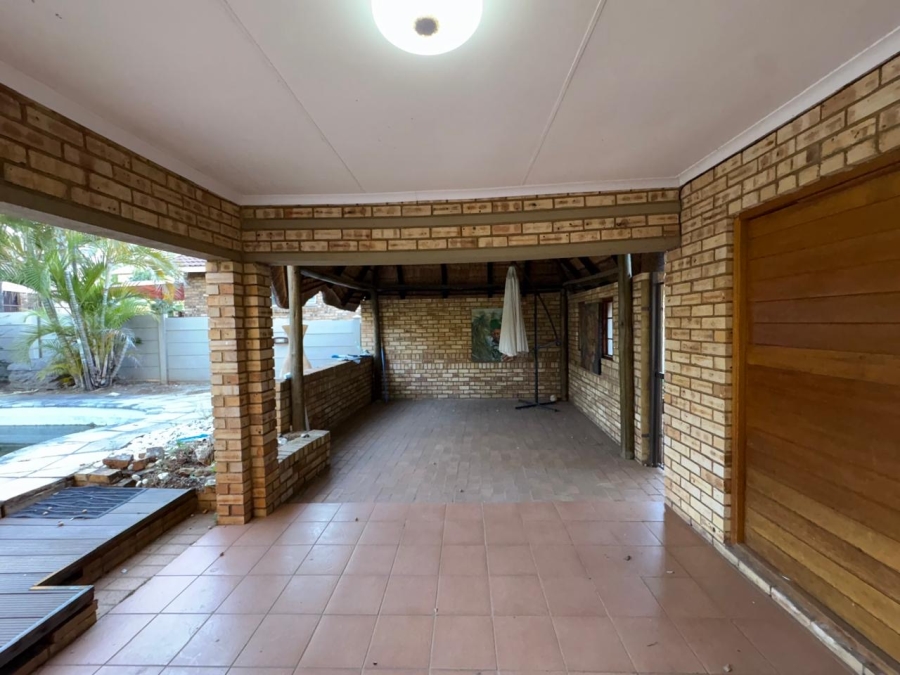 3 Bedroom Property for Sale in Safari Gardens North West